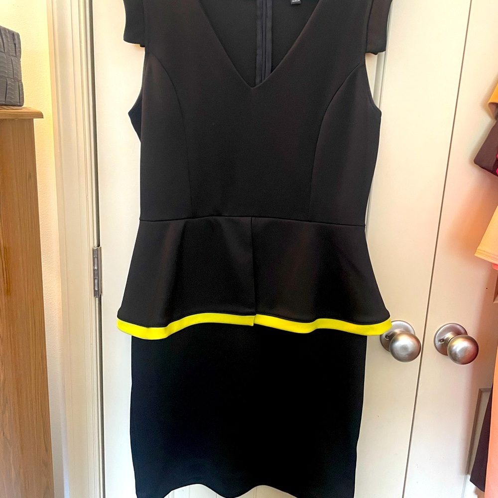 Size: L; Black and Yellow Peplum Midi dress